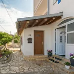 Apartmani Monika