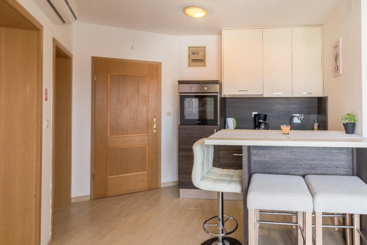 Apartment Monika *
