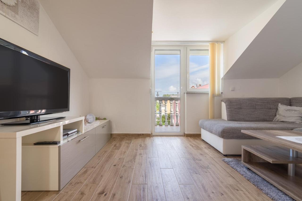 Monika Apartment *